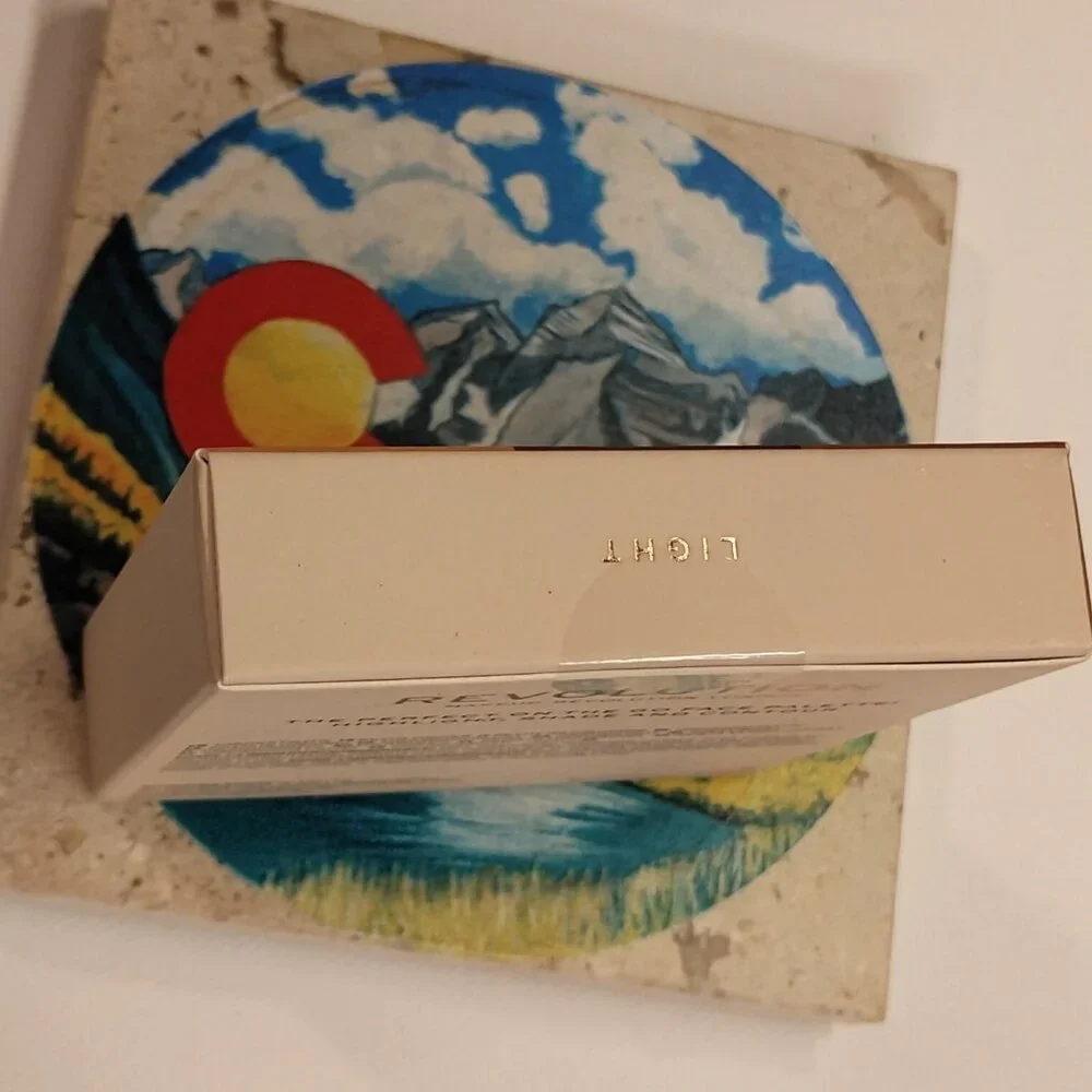 Makeup Revolution Contour Powder Compact - Light